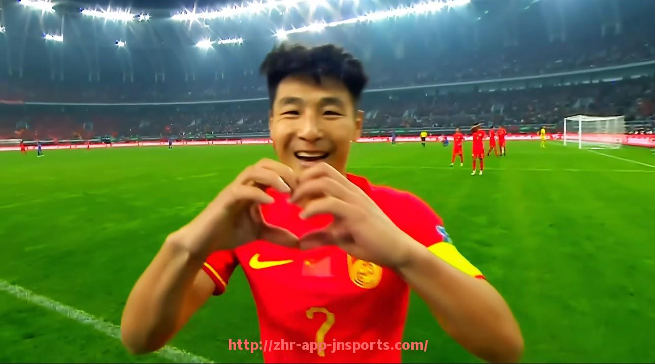 江南体育APP下载-德甲球队比赛球衣大全:设计、颜色与历史传承